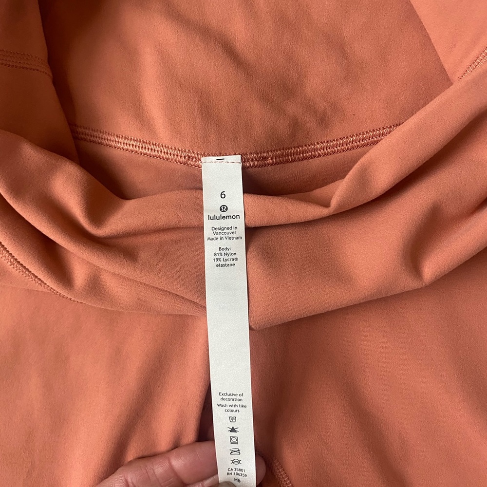 BNWT*LULULEMON HIGH RISE 6” SOLD OUT SHORTS 🍑 - Picture 4 of 6